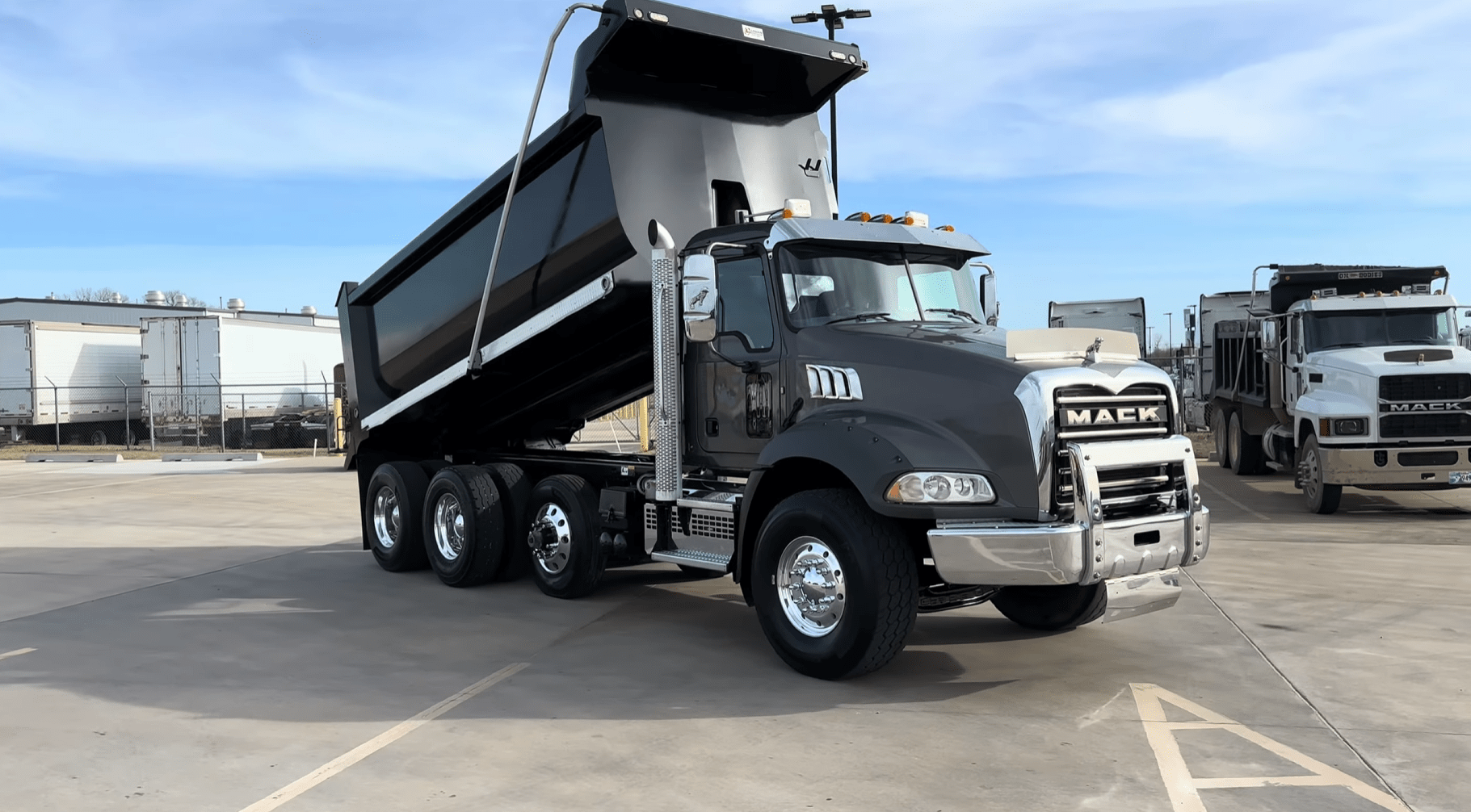 ../assets/images/gallary/sale/mack-granite-2021/MackGR64B-2021-2.png