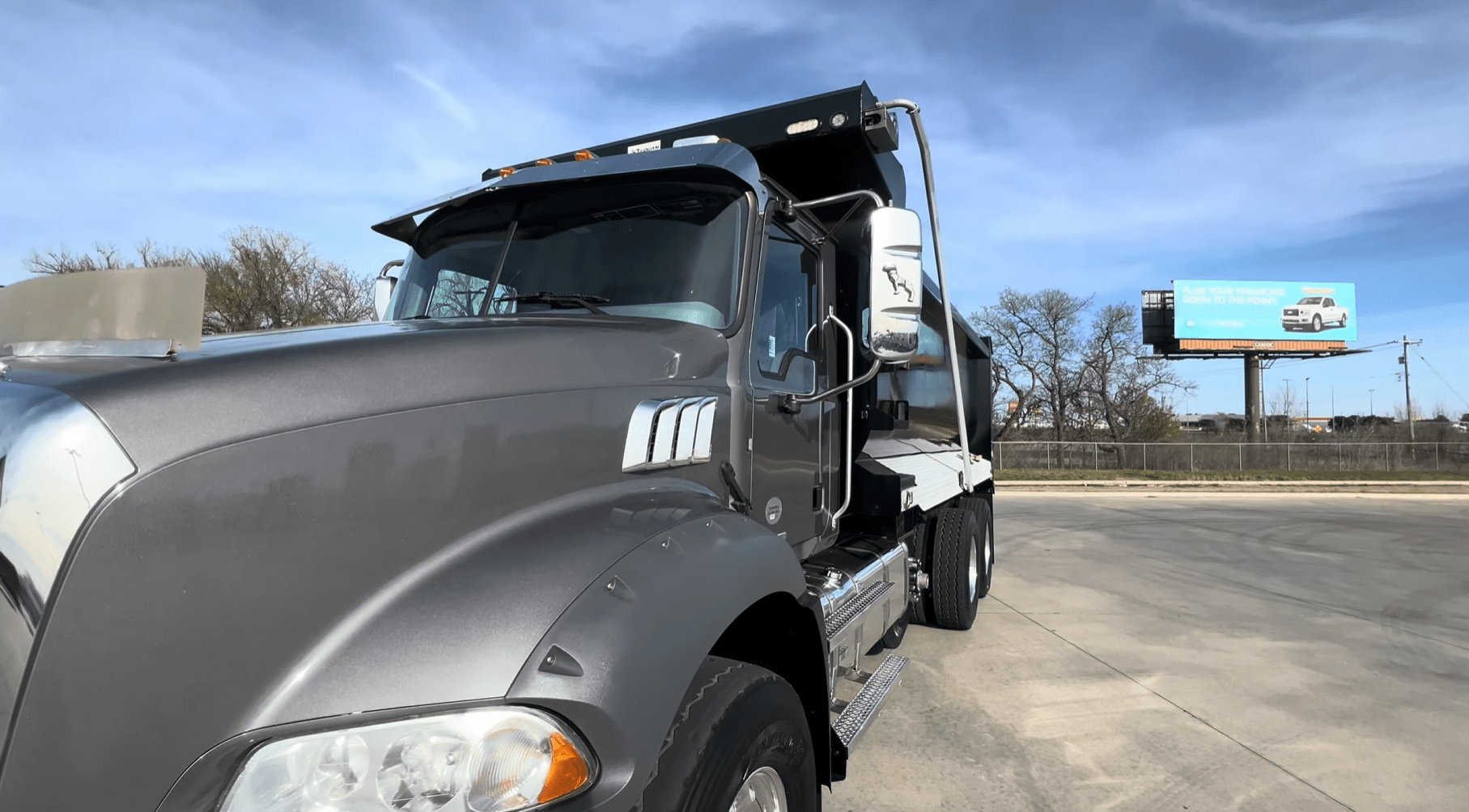 ../assets/images/gallary/sale/mack-granite-2021/MackGR64B-2021-4.png